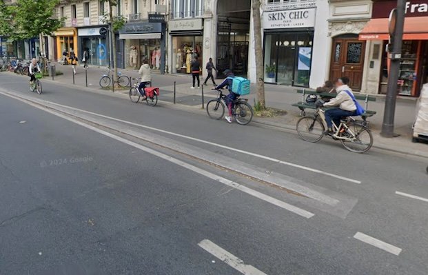Bike lanes of Boulevard Sebastropol
